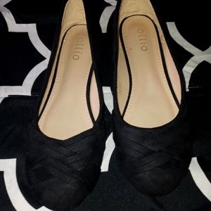 2/$10🐞Faux suede flats with strap detail